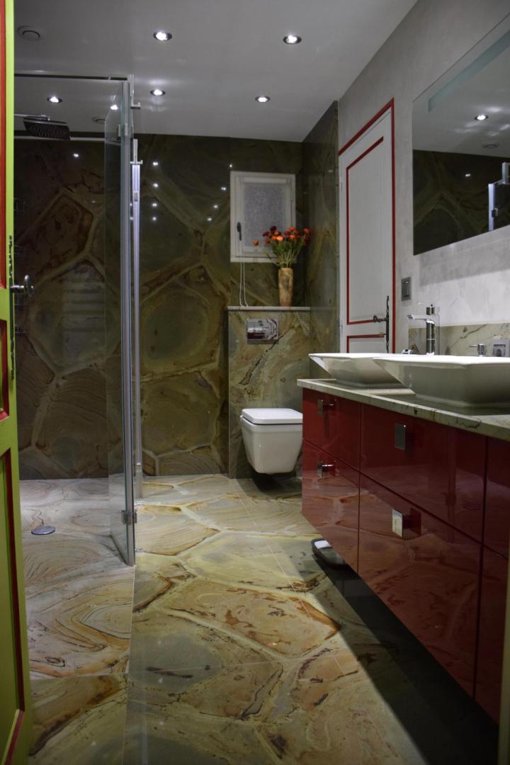 Décoration de salle de bains avec du marbre Amillis 